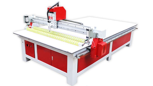 汽車腳墊切割機生產廠家