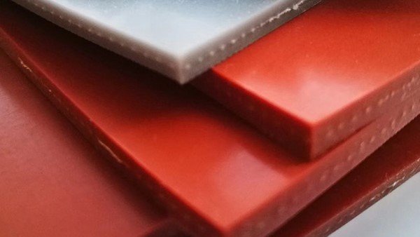 了解這款設備，切割硅膠板很簡單！