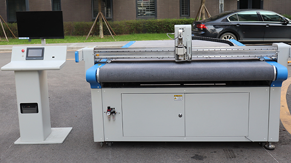 無紡布切割機(jī)，無紡布裁剪機(jī)價(jià)格