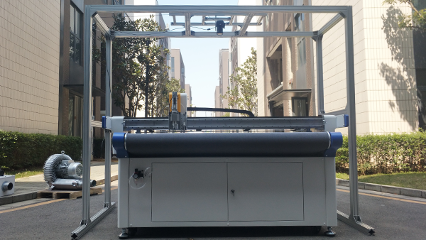 電腦數控全自動巡邊切割設備